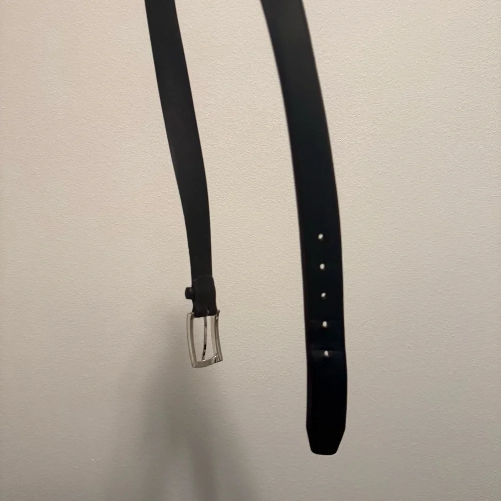 KM Legend Black Leather Belt Silver-Toned Buckle Size 40 Business Casual Wedding